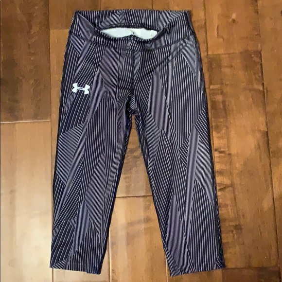 Under armour capris!!!!!!! - Picture 1 of 3